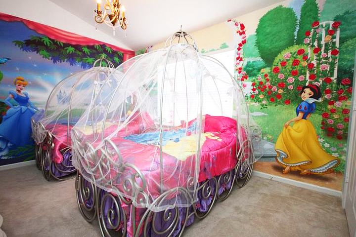 snow white inspired room