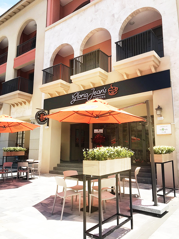 Gloria Jeans coffee shop