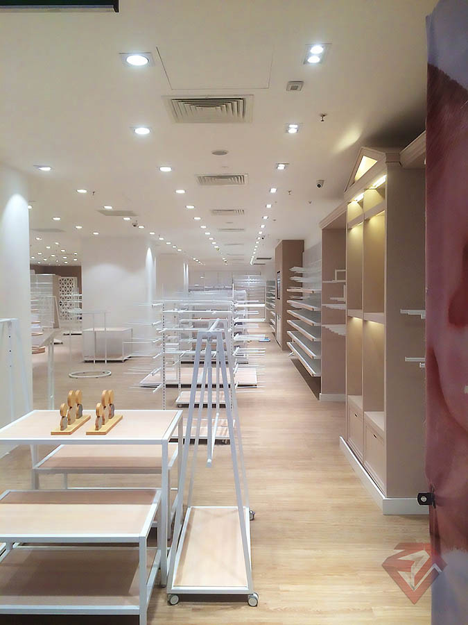 cửa hàng mothercare vincom b