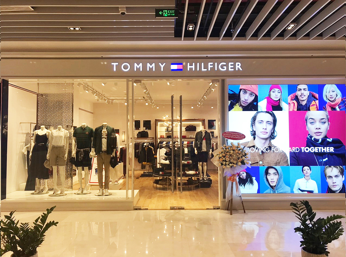 thiết kế cửa hàng tommy hilfiger